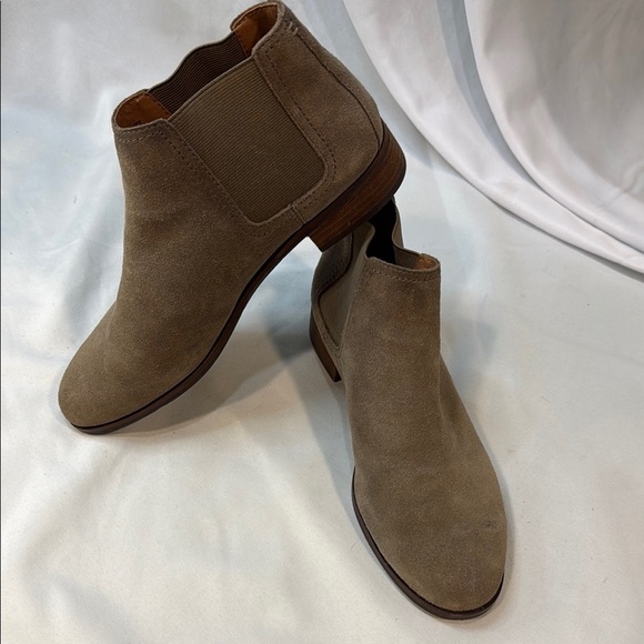 FRYE Mallory Chelsea Suede Leather Ankle boots, Taupe, women’s size 8, preowned - Picture 3 of 11
